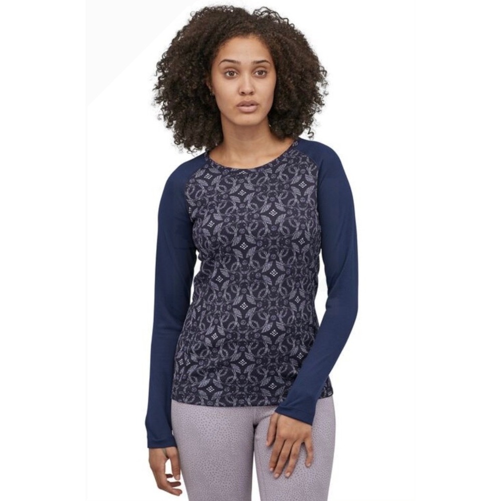 Patigonia Capilene Crew Baselayer Navy Blue Medallion Print Womens M Gorpcore